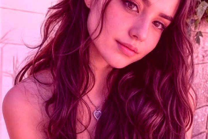 Hannah, 20, a brunette hazel-eyed mixed companion based in Farafing. Offering Fetish, Prostate Massage, Deep French Kissing, Dinner Date. Available for incal...