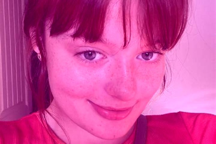 Hannah, 20, a red brown-eyed indian companion based in Binefar. Offering BDSM, A-Level, Duos. Available for incall and outcall, day and evening dates.