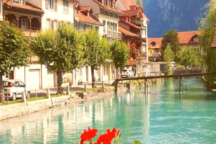 Hannah, 20 — Escort in Koeniz, Switzerland