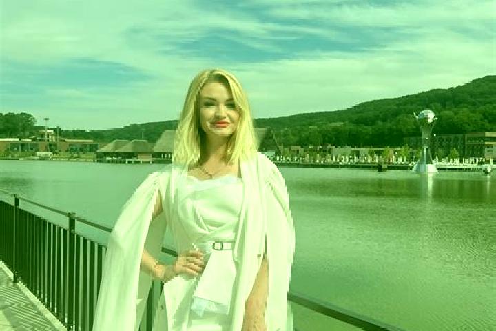 Hannah, 20 — Escort in Sokilnyky, Ukraine