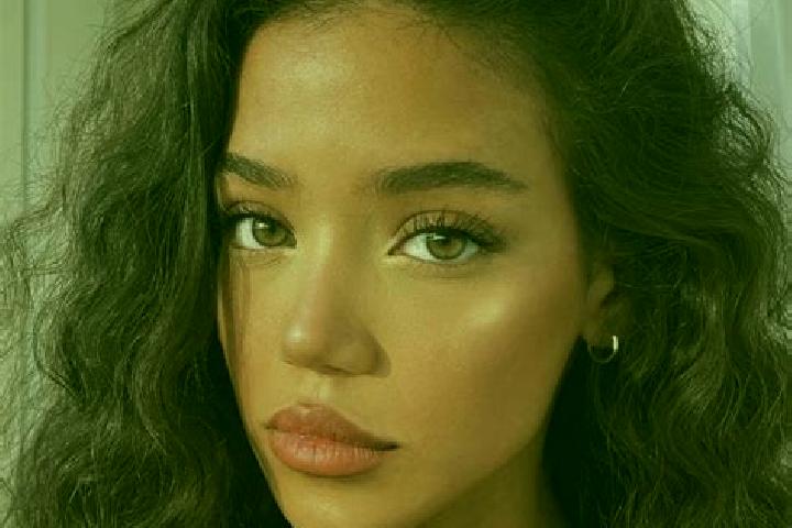 Hannah, 21, a black brown-eyed indian companion based in Albany. Offering Roleplay, GFE, 69. Available for incall and outcall, day and evening dates.