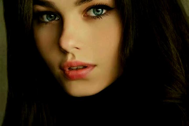 Hannah, 21, a black grey-eyed slavic companion based in Arnot. Offering Fetish, Roleplay, Overnight. Available for incall and outcall, day and evening dates.