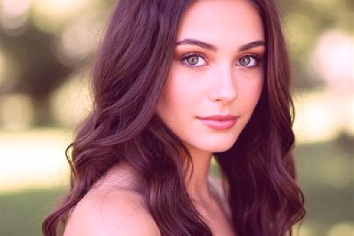 Hannah, 21, a brunette hazel-eyed mediterranean companion based in Fifi. Offering Party Girl, Roleplay, Massage. Available for incall and outcall, day and ev...