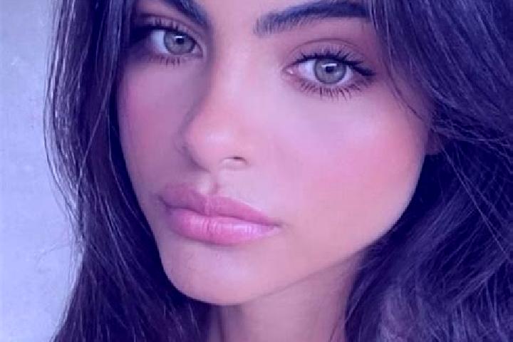 Hannah, 21, a dark blonde amber-eyed indian companion based in Petra. Offering Travel Companion, Deep French Kissing, Massage, Duos. Available for incall and...