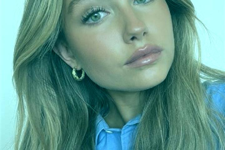 Hannah, 21, a dark blonde green-eyed middle eastern companion based in Ponto Belo. Offering Party Girl, Girlfriend Experience, GFE. Available for incall and ...