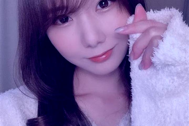 Hannah, 21 — Escort in Aoki, Japan