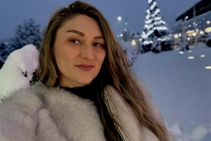 Hannah, 21 — Escort in Moisei, Romania