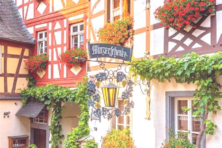 Hannah, 21 — Escort in Muhlenrade, Germany