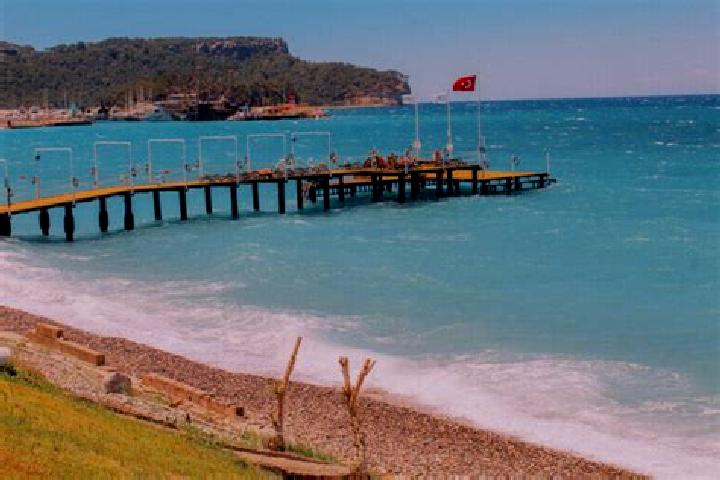 Hannah, 21 — Escort in Tuerkbuekue, Turkey