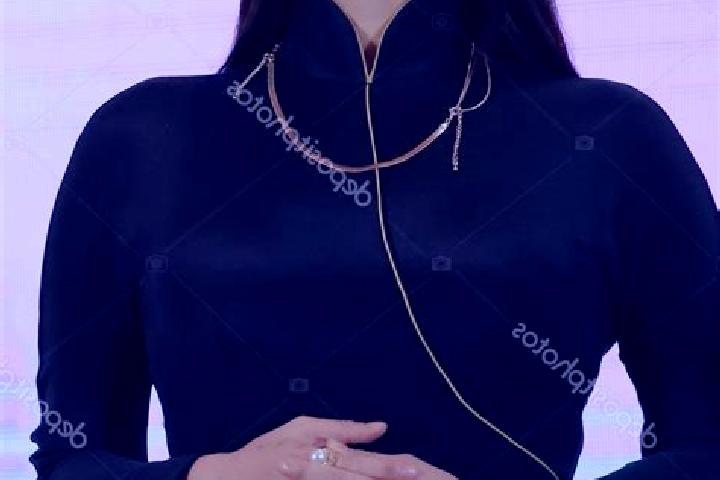 Hannah, 21 — Escort in Xinyan, China