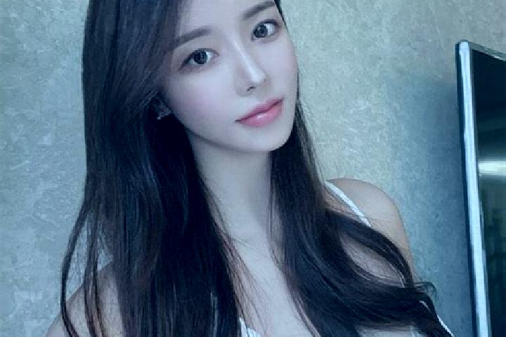 Hannah, 21 — Escort in Yuzaixue, China