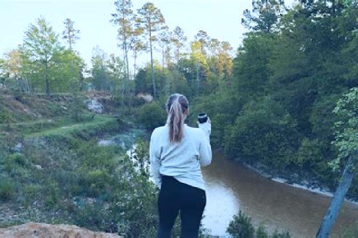 Hannah, 22, a auburn green-eyed slavic companion based in Hide-A-Way Lake. Offering GFE, Domination, BDSM. Available for incall and outcall, overnight bookin...