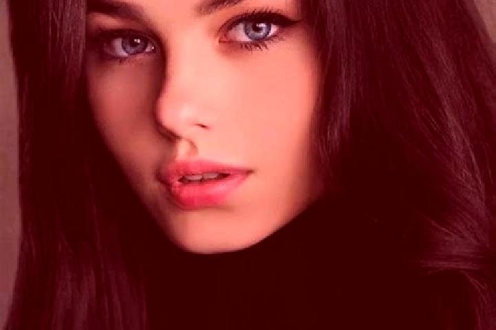 Hannah, 22, a black grey-eyed slavic companion based in Dianfla. Offering A-Level, Tantra, Fetish. Available for incall and outcall, day and evening dates.