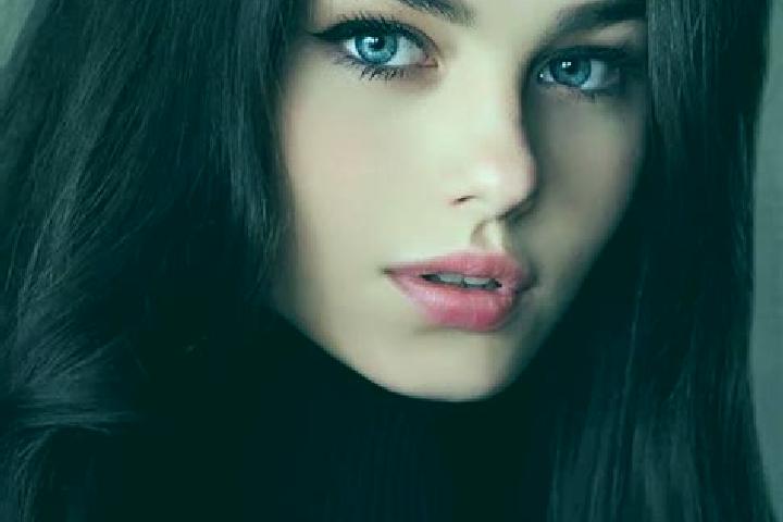 Hannah, 22, a brunette dark-eyed caribbean companion based in Dietersdorf am Gnasbach. Offering Prostate Massage, Dinner Date. Available for incall and outca...