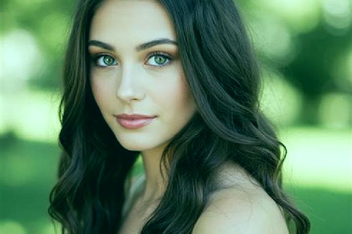 Hannah, 22, a brunette hazel-eyed indian companion based in Zol noye. Offering 69, GFE, BDSM, Couples, Massage. Available for incall and outcall, day and eve...