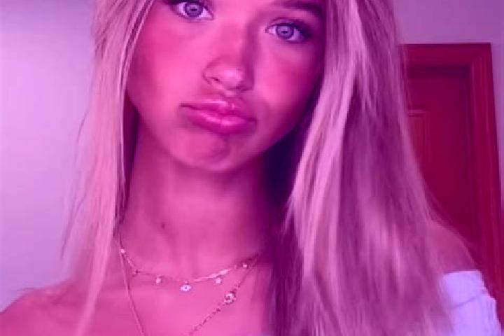 Hannah, 22, a dark blonde blue-eyed indian companion based in Dragoslavele. Offering Tantra, A-Level, Couples. Available for incall and outcall, overnight bo...