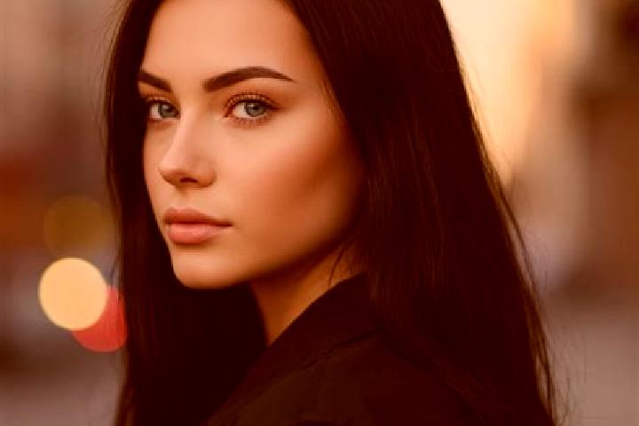 Hannah, 22, a red blue-eyed latina companion based in Domeck. Offering Striptease, A-Level, BDSM. Available for incall and outcall, day and evening dates.
