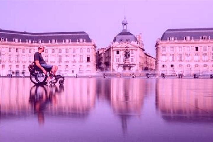 Hannah, 22 — Escort in Champlay, France