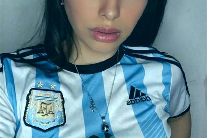 Hannah, 22 — Escort in Dos Hermanas, Argentina