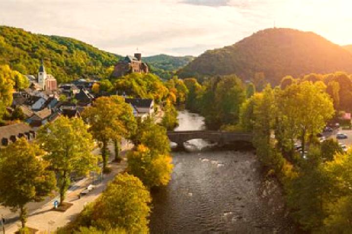 Hannah, 22 — Escort in Heimbach, Germany