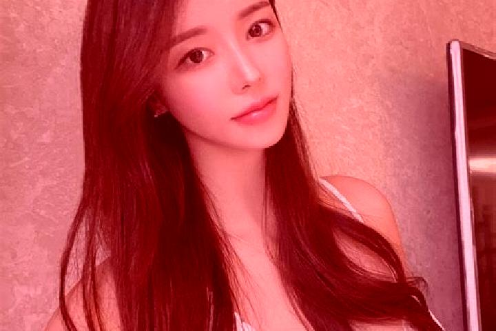 Hannah, 22 — Escort in Jinggonglu, China