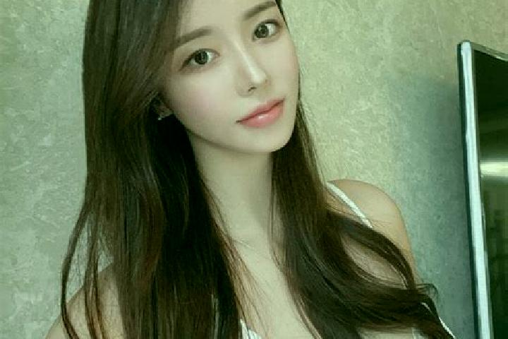 Hannah, 22 — Escort in Xuanhuadian, China