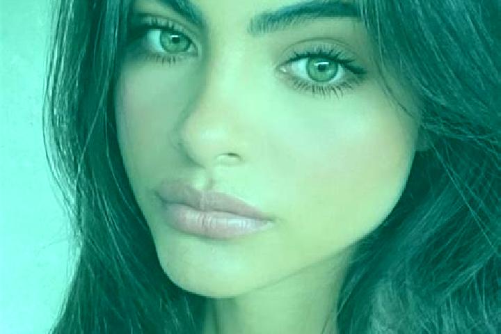 Hannah, 23, a auburn dark-eyed indian companion based in Miragoane. Offering GFE, Travel Companion. Available for incall and outcall, day and evening dates.