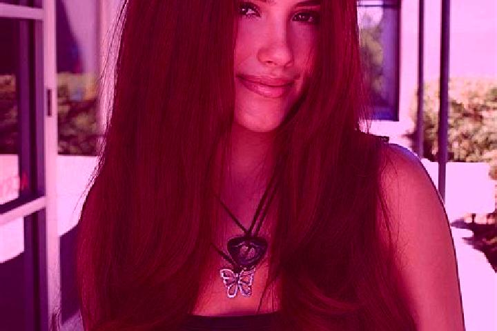 Hannah, 23, a auburn dark-eyed mixed companion based in Ledokombo. Offering OWO, A-Level, Roleplay. Available for incall and outcall, overnight bookings avai...