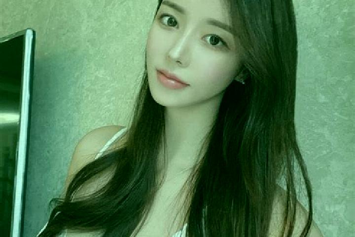 Hannah, 23 — Escort in Bazi, China
