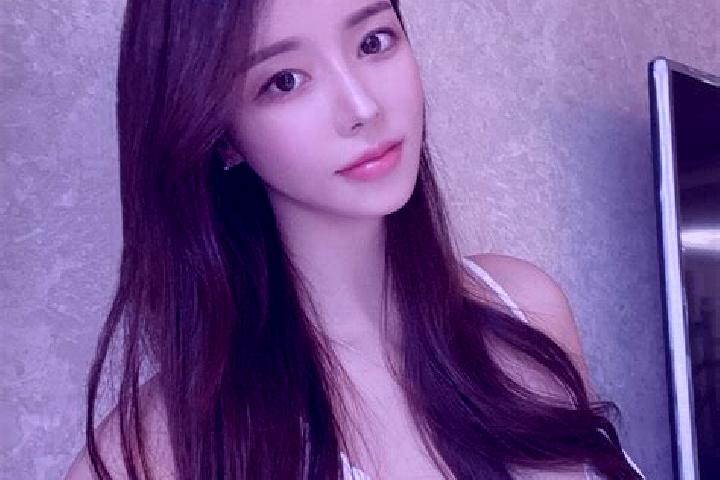 Hannah, 23 — Escort in Gaotaizi, China