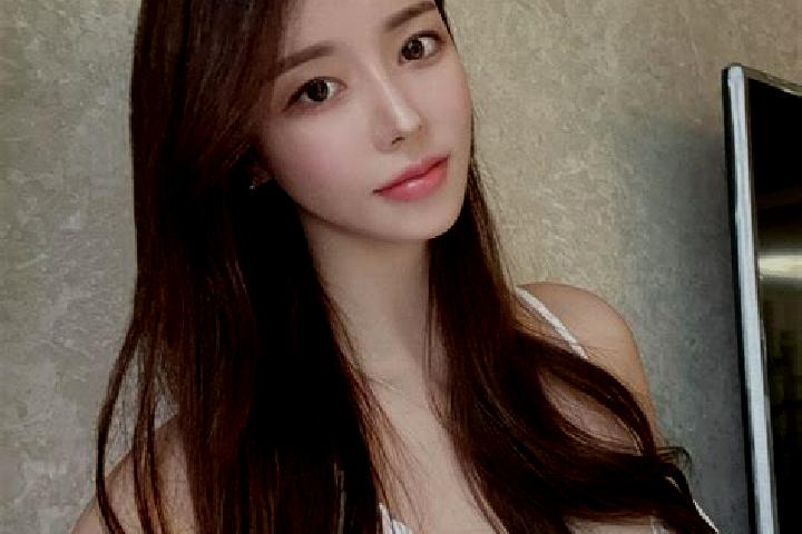 Hannah, 23 — Escort in Jiaobei, China