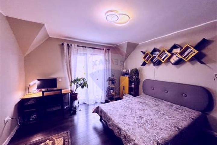 Hannah, 23 — Escort in Serbestii Vechi, Romania