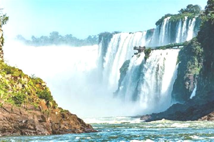 Hannah, 23 — Escort in Serranopolis do Iguacu, Brazil