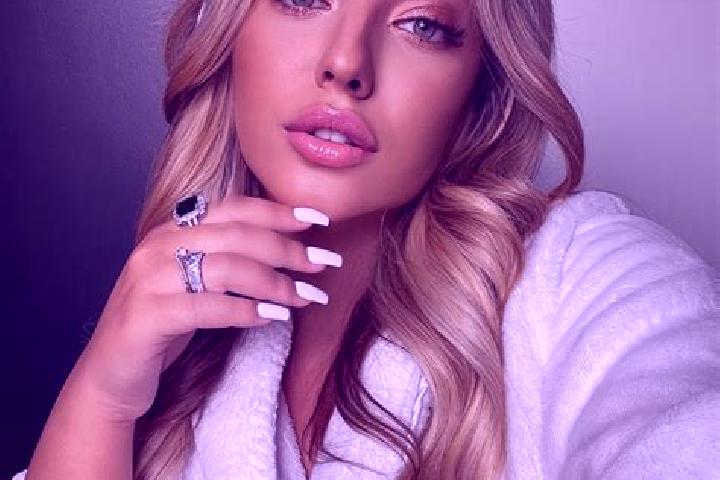 Hannah, 23 — Escort in Umbauba, Brazil