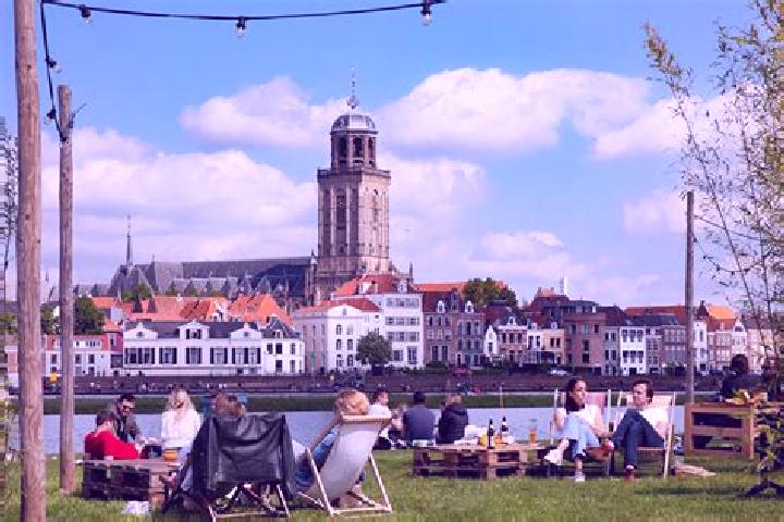 Hannah, 23 — Escort in Wilp, Netherlands