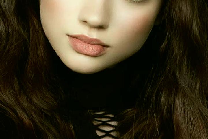 Hannah, 24, a auburn dark-eyed middle eastern companion based in Czarny Dunajec. Offering Roleplay, OWO, Tantra. Available for incall and outcall, day and ev...