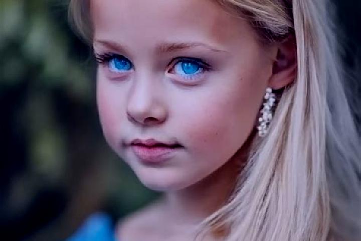 Hannah, 24, a blonde blue-eyed mediterranean companion based in Loue. Offering Travel Companion, Striptease, Girlfriend Experience, Erotic Massage. Available...