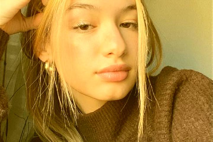 Hannah, 24, a blonde brown-eyed ebony companion based in Jucas. Offering Deep French Kissing, Couples, Massage. Available for incall and outcall, day and eve...