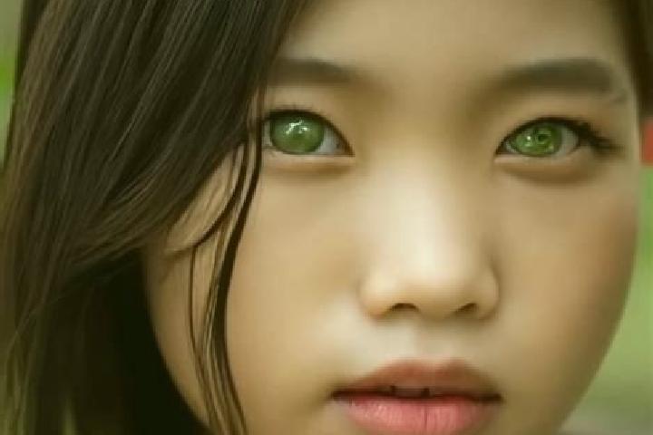 Hannah, 24, a chestnut green-eyed asian companion based in Trois-Rivieres. Offering GFE, CIM. Available for incall and outcall, overnight bookings available.