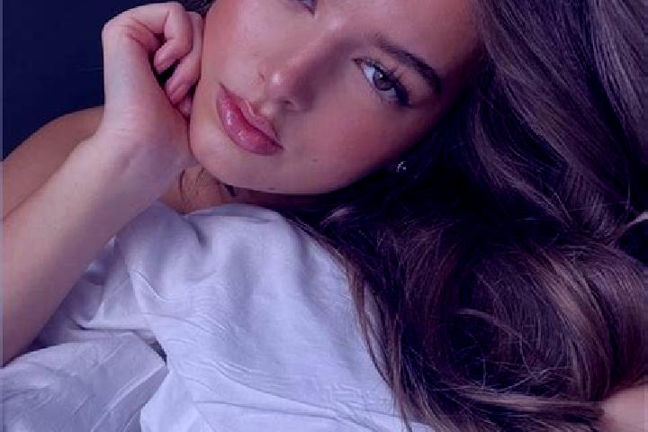 Hannah, 24, a chestnut hazel-eyed caribbean companion based in Shoalhaven Heads. Offering OWO, Party Girl, Overnight. Available for incall and outcall, overn...