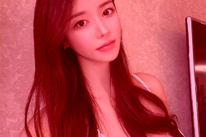 Hannah, 24 — Escort in Karangpao, Indonesia