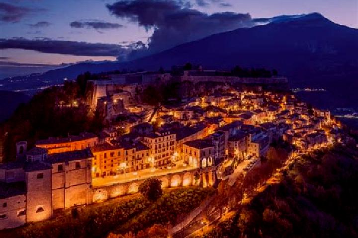 Hannah, 24 — Escort in Morro d Oro, Italy