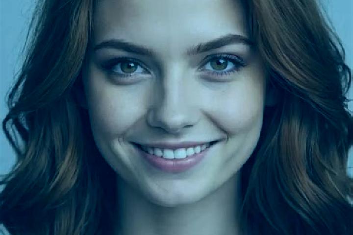 Hannah, 25, a auburn hazel-eyed european companion based in Siete Aguas. Offering Overnight, BDSM. Available for incall and outcall, day and evening dates.
