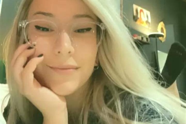 Hannah, 25, a blonde amber-eyed indian companion based in Mana-Camp. Offering Roleplay, Overnight, GFE, Travel Companion, Erotic Massage. Available for incal...
