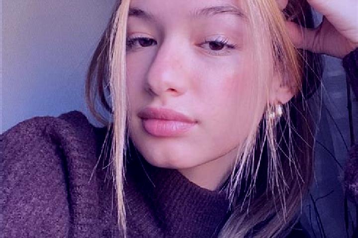 Hannah, 25, a blonde brown-eyed mixed companion based in Villeparisis. Offering Tantra, Girlfriend Experience, Couples, CIM. Available for incall and outcall...