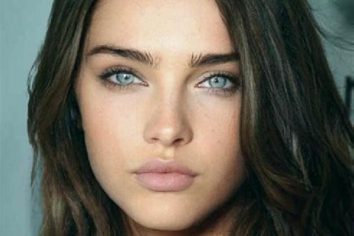Hannah, 25, a brunette amber-eyed caribbean companion based in Graberje Ivanicko. Offering 69, A-Level. Available for incall and outcall, day and evening dates.