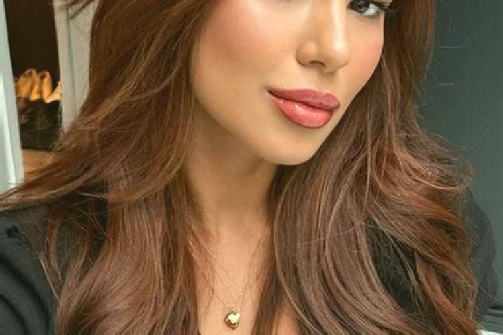 Hannah, 25, a chestnut brown-eyed latina companion based in Bellignies. Offering 69, Domination, Duos. Available for incall and outcall, day and evening dates.