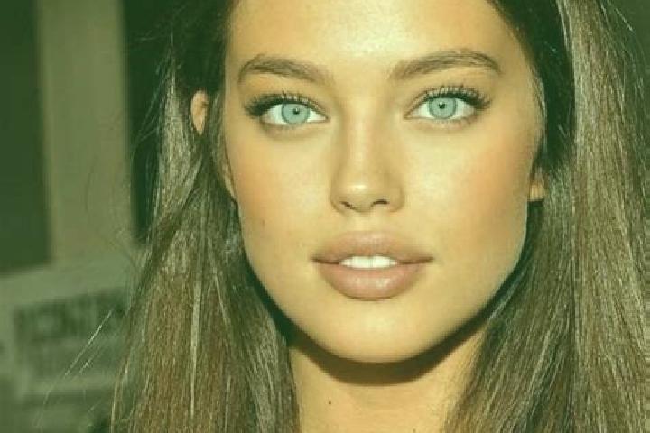 Hannah, 25, a chestnut grey-eyed caucasian companion based in Nisipari. Offering Dinner Date, 69, Travel Companion, Girlfriend Experience. Available for inca...