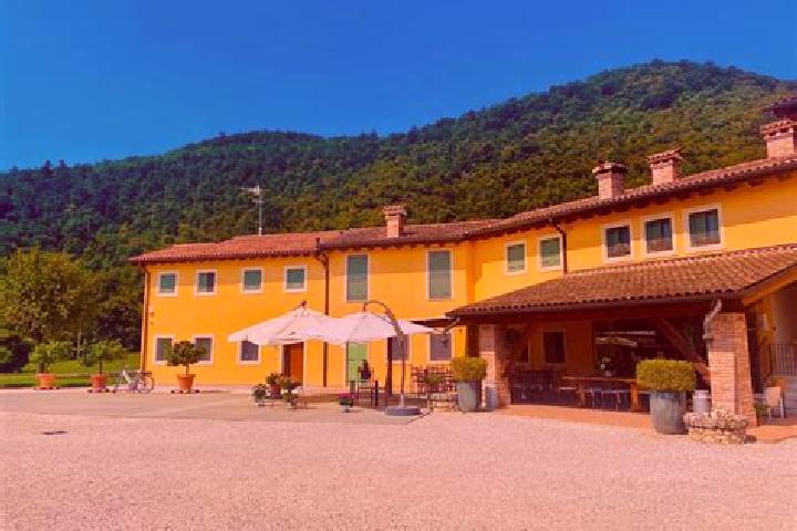 Hannah, 25 — Escort in Cascina Valle-Stazione di Carimate, Italy