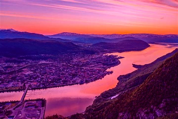 Hannah, 25 — Escort in Mosjoen, Norway